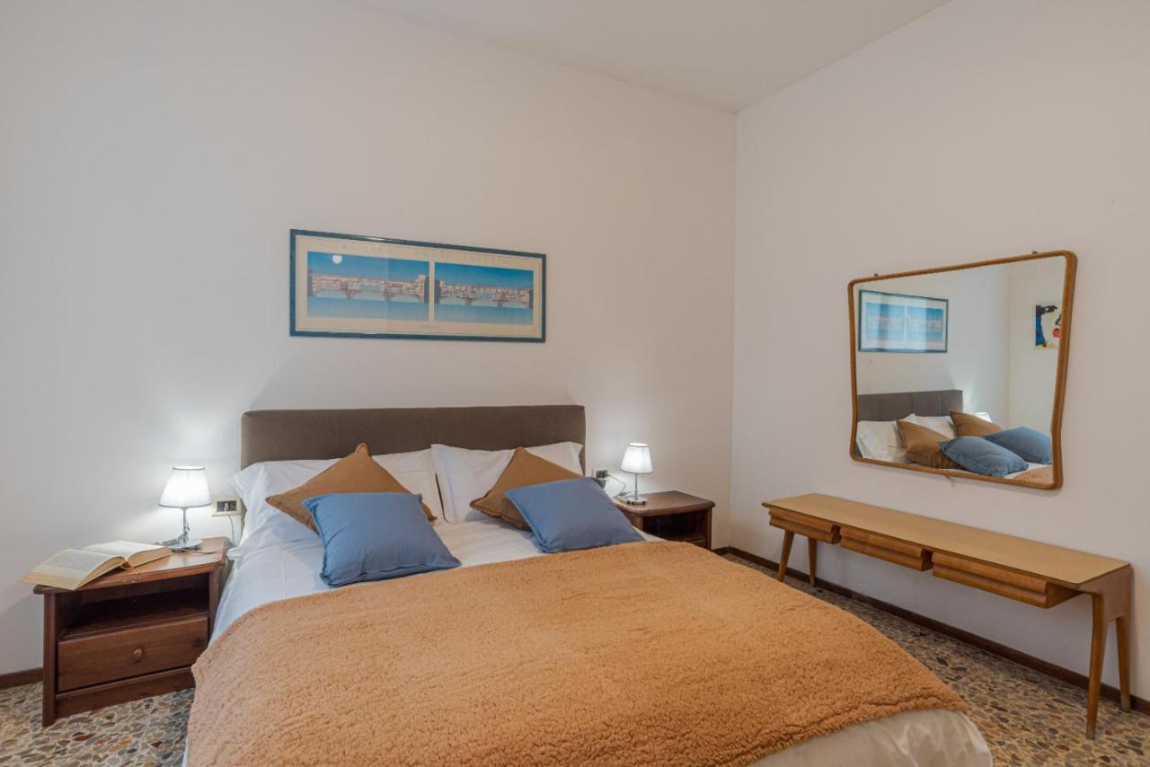 Lovely & Quiet Apartment - With Balcony & Parking Como Exterior photo